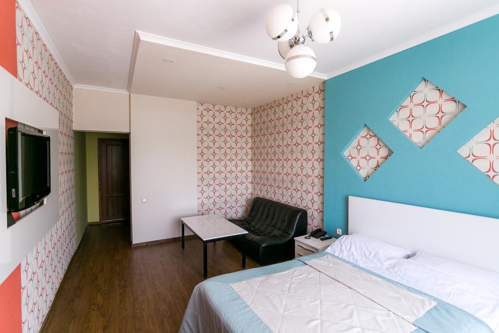 Delphin Guest House Bishkek Exterior photo