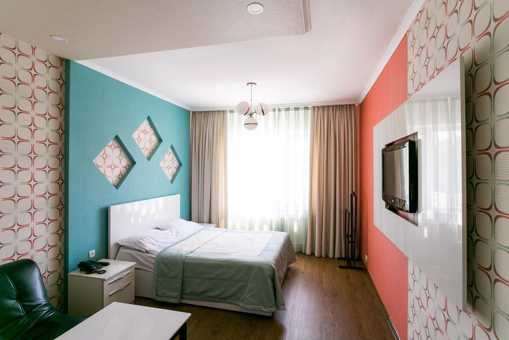 Delphin Guest House Bishkek Exterior photo