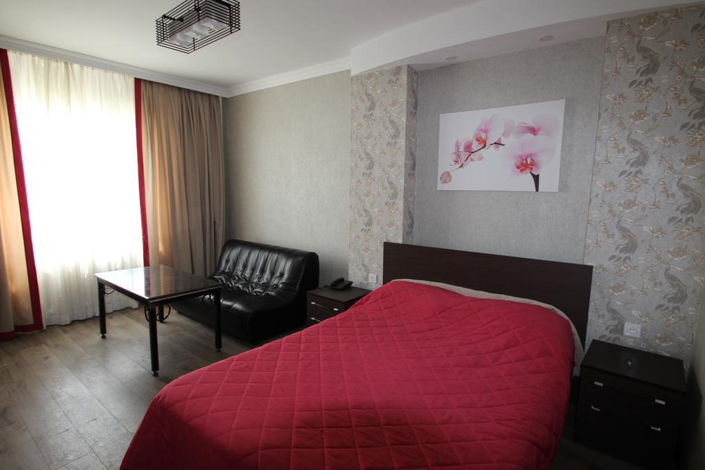 Delphin Guest House Bishkek Exterior photo