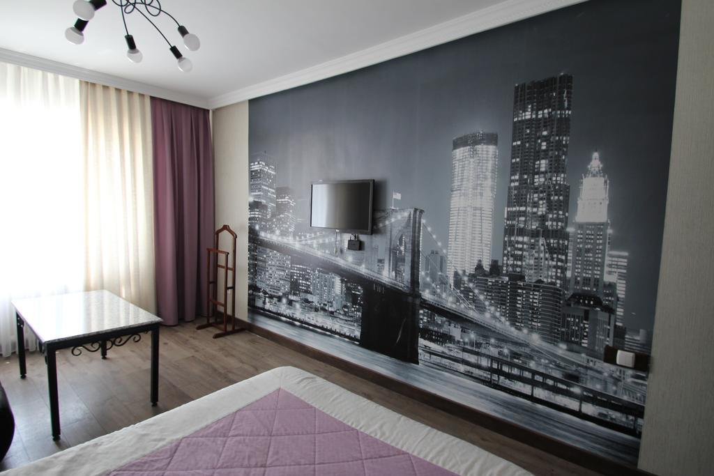 Delphin Guest House Bishkek Exterior photo