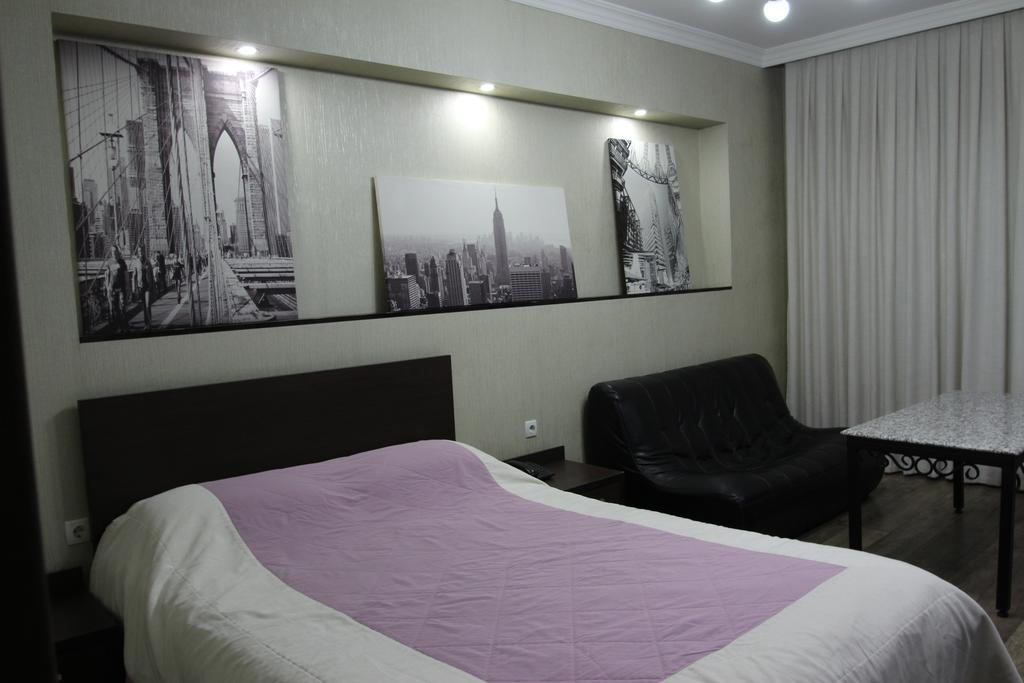 Delphin Guest House Bishkek Exterior photo