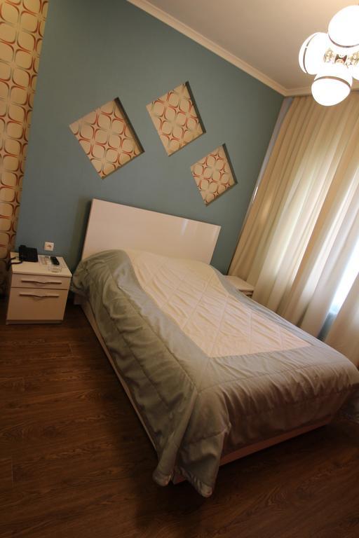 Delphin Guest House Bishkek Exterior photo