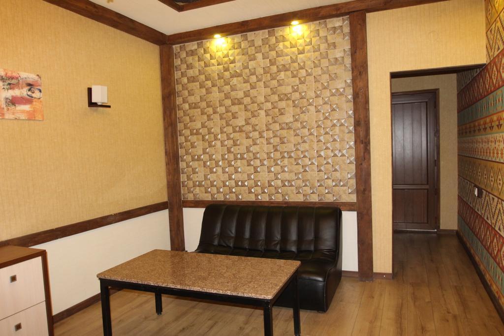 Delphin Guest House Bishkek Exterior photo